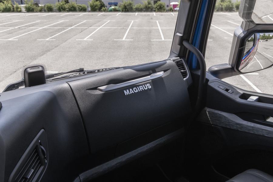 Детали интерьера Iveco S-WAY Magirus Concept 2019 года  (фото 20 из 30)